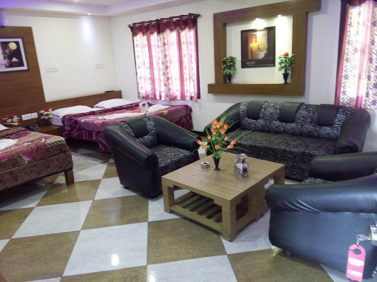 Готель Ezhil Residency Кодайканал Екстер'єр фото
