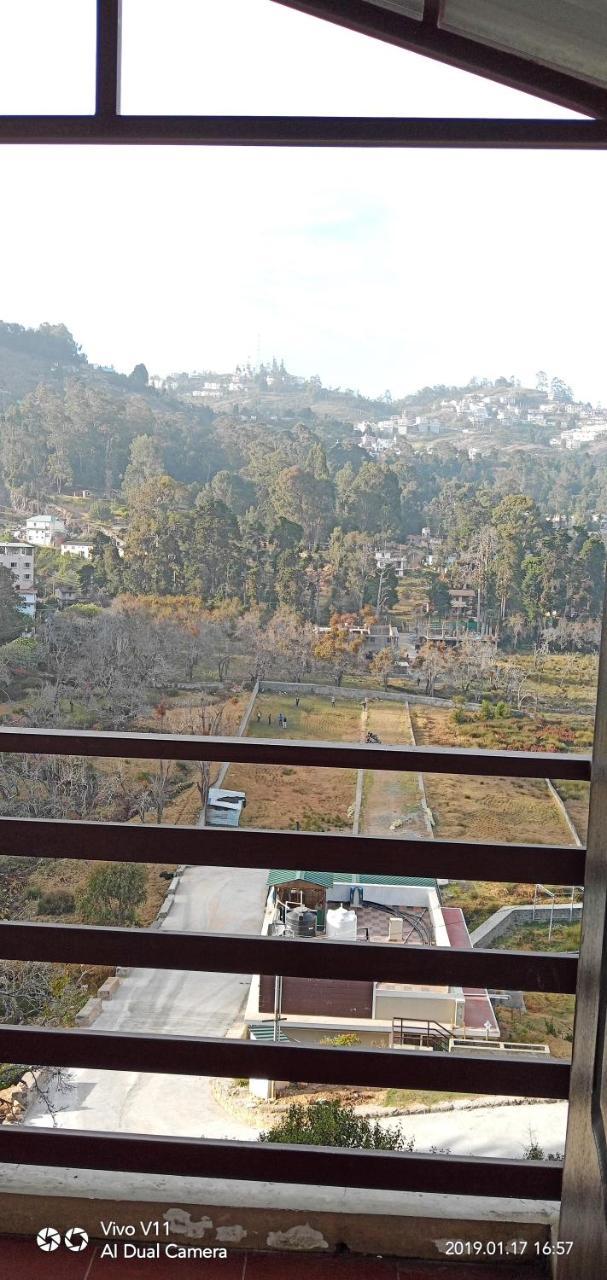 Готель Ezhil Residency Кодайканал Екстер'єр фото